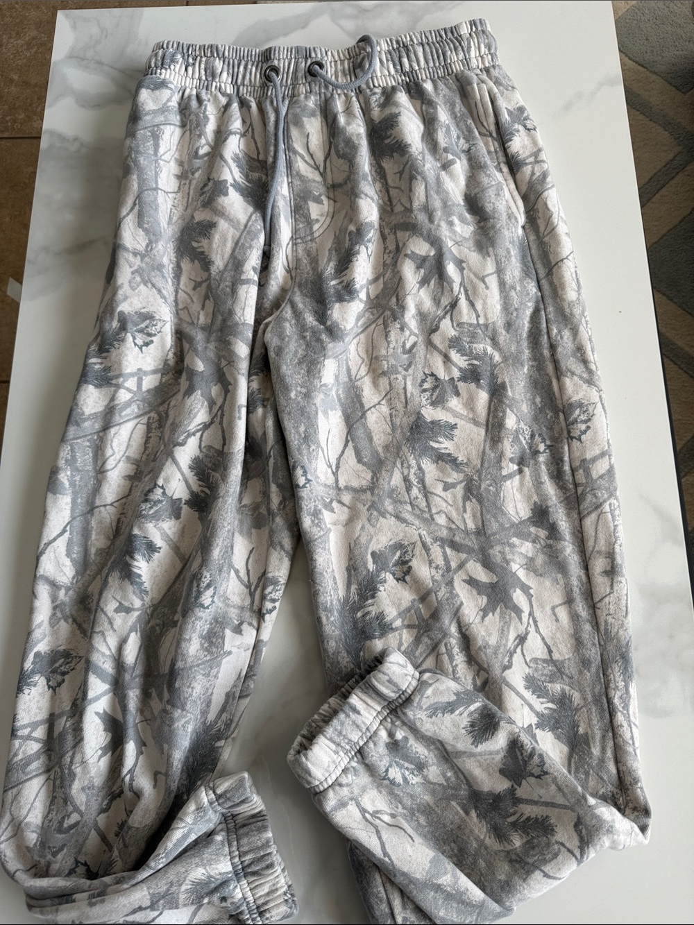 Aeropostale Women's Gray & White Camouflage Jogger Pants